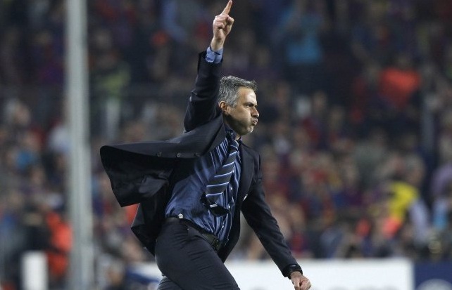 mourinho-celebrando-el-pase-a-la-final-en-el-camp-nou.jpg