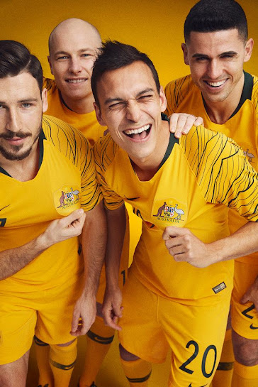 nike-australia-2018-world-cup-home-away-kits-pre-match-shirt-2.jpg