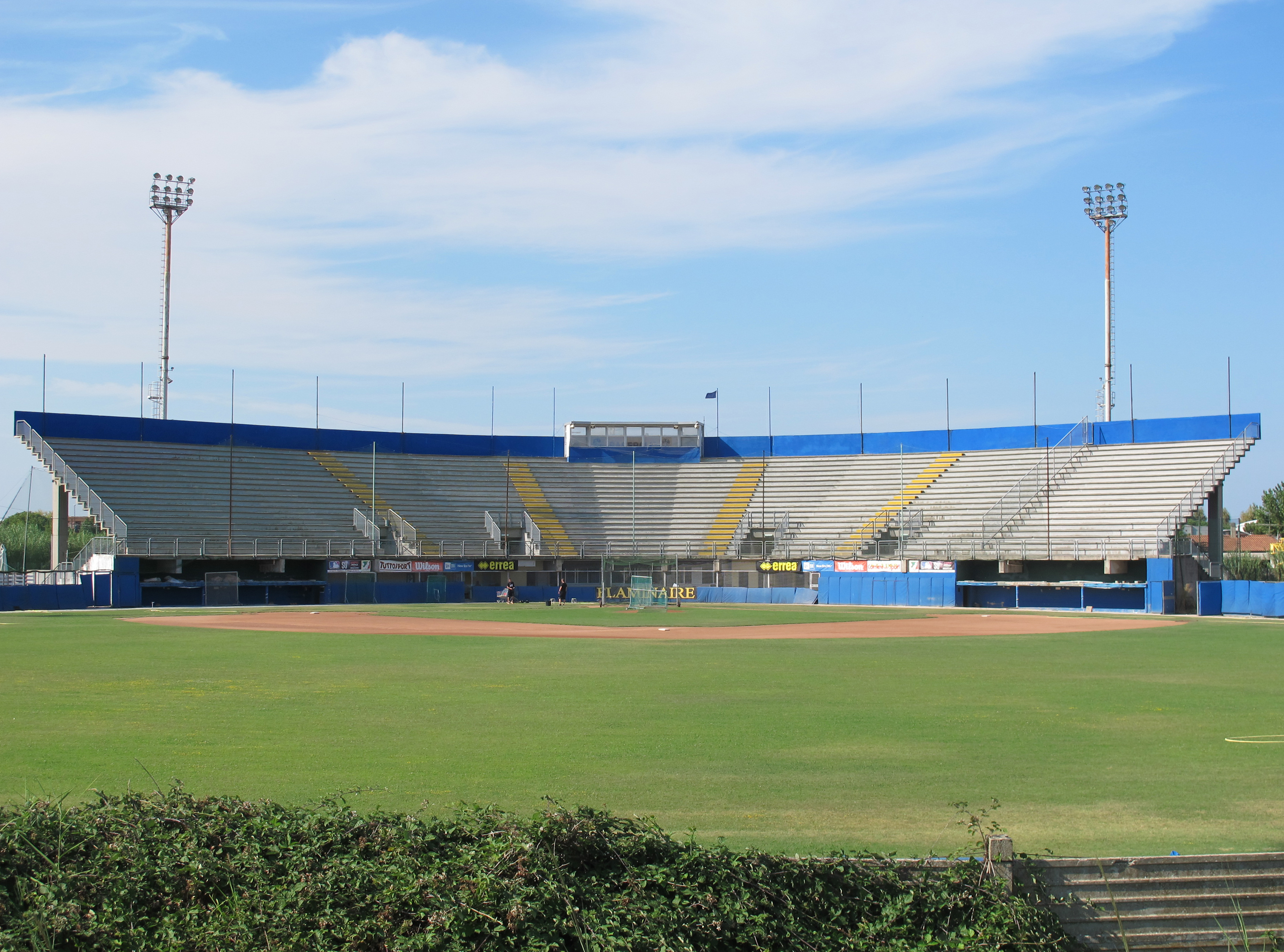 Stadio_dei_Pirati%2C_Rimini_Baseball_%282013%29.jpg